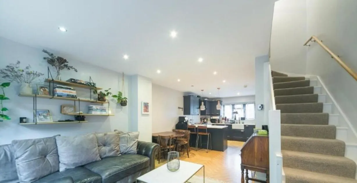 Stylish Rental House Se16 London 0*,  United Kingdom